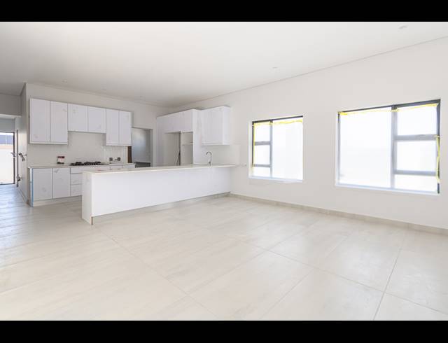 4 BEDROOM FREESTANDING FOR SALE IN SANDOWN